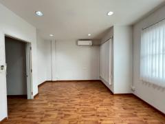 ขาย ทาวน์โฮม เดอะทรัสต์ซิตี้ งามวงศ์วาน 170 ตรม 20 ตรว เดินทางสะดวก ราคาเหมาะลงทุน-202509261734271758882867016.jpg