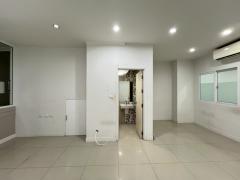 ขาย ทาวน์โฮม เดอะทรัสต์ซิตี้ งามวงศ์วาน 170 ตรม 29 ตรว สวย พร้อมอยู่ เดินทางสะดวก-202509261818461758885526498.jpg