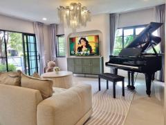 NTG142 ให้เช่าวิลล่าหรู Centro Bangna หลังมุม เฟสใหม่ บ้านใหม่ ตกแต่งภายในสไตล์ฝรั่งเศสด้วยเฟอร์นิเจอร์อิตาลี