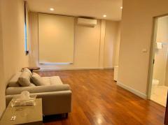 NTG149 ขายหรือเช่า บ้าน 3 ชั้น พร้อมเข้าอยู่ หมู่บ้านแกรนด์บางกอก บูเลอวาร์ด รัชดา-รามอินทรา 2 หลังใหญ่-202509272043211758980601993.jpg