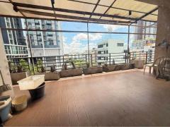 P1239 ขาย ให้เช่า อาคารพาณิชย์ 5 ชั้นครึ่ง รวมดาดฟ้า รัชดา-ห้วยขวาง 1,800 ตรม. ติดถนนรัชดาภิเษก ใกล้ MRT ห้วยขวาง เพียง 350 เมตร P1239-ขาย-ให้เช่า-อาคารพาณิชย์-5-ชั้นครึ