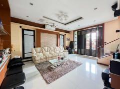 ขาย บ้านเดี่ยว พร้อมออฟฟิศ โกดัง ซอยรามอินทรา 38 แยก 9 พร้อมอยู่ 198 ตรว 2 ชั้น-202509291401461759129306951.jpg