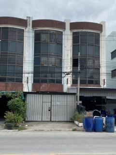 ให้เช่าอาคารพาณิชย์ 3.5 ชั้น 36 ตร.ว. พร้อมดาดฟ้า ติดถนนสีขาว ใกล้เทศบาลเมืองท่าโขลง