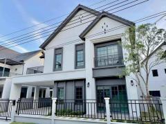 NTG152 ให้เช่า Centro บางนา 9 ใกล้ Mega Bangna เฟอร์ครบ หิ้วกระเป๋าพร้อมเข้าอยู่ได้เลย