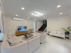 ให้เช่าทาวน์โฮม 3 ชั้น ใกล้หมู่บ้านนักกีฬาแหลมทอง บ้านรีโนเวทใหม่พร้อมอยู่ (N.1874)-202509300953381759200818313.jpg