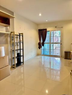 ขาย ทาวน์โฮม M1383 วิลเลต ไลท์ พัฒนาการ 110 ตรม 27.8 ตรว-202509300957581759201078730.jpg