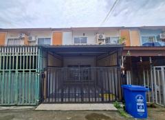 ขายด่วนทาวน์เฮ้าส์ 2 ชั้น หมู่บ้านชายคลอง ซอยคิงคองบางบ่อ พร้อมอยู่ (N.1875)