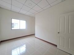 ขายด่วนทาวน์เฮ้าส์ 2 ชั้น หมู่บ้านชายคลอง ซอยคิงคองบางบ่อ พร้อมอยู่ (N.1875)-202509301104231759205063666.jpg