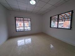 ขายด่วนทาวน์เฮ้าส์ 2 ชั้น บ้านหลังมุม หมู่บ้านชายคลอง ซอยคิงคองบางบ่อ พร้อมอยู่ (N.1876)-202509301134041759206844392.jpg