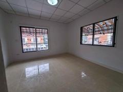 ขายด่วนทาวน์เฮ้าส์ 2 ชั้น บ้านหลังมุม หมู่บ้านชายคลอง ซอยคิงคองบางบ่อ พร้อมอยู่ (N.1876)-202509301134051759206845781.jpg