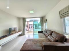 PN1143 ให้เช่า บ้านเดี่ยว สัมมากร รามคำแหง 162-1 พร้อมเฟอนิเจอร์ ติดโรงพยาบาลรามคำแหง 2 ห่างจากรถไฟฟ้าสายสีชมพู 10 นาที (6 กม.)-202510011434361759304076799.jpg