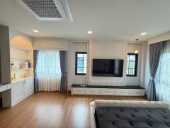 ให้เช่าบ้านเดี่ยว CENTRO วิภาวดี | หลังใหญ่สุดในโครงการ | 274 ตร.ม. 63 ตร.ว | 4 ห้องนอน 5 ห้องน้ำ | บ้านหลังมุม-202510012147511759330071487.jpg