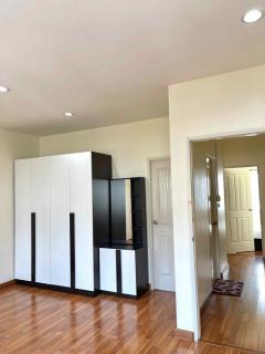 NTG165 ให้เช่า The Exclusive ซอยนวลจันทร์ 56 มีเฟอร์ เลี้ยงสัตว์ได้ เดินทางสะดวก-202510012222371759332157346.jpg