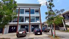 ขายอาคารพาณิชย์ 3 ชั้น โครงการเรเนซองซ์  บางละมุง ใกล้ถนนสุขุมวิทเพียง 60 เมตร คุณโอ๋ 098-097-8715