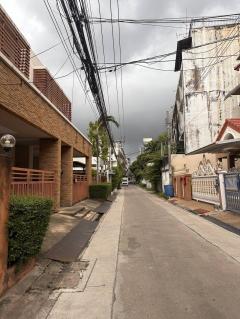 ขายทาวเฮ้าส์ สุขุมวิท 99  3 ห้องนอน 2 ห้องน้ำ บางจาก พระโขนง กทม. เนื้อที่ 45 ตารางวา -202510021650481759398648989.jpg