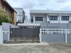 ให้เช่าบ้าน ย่านโชคชัย 4 ซอย 56 อยู่ในแหล่งชุมชน เหมาะอยู่อาศัยและทำออฟฟิศ ให้เช่าบ้าน-ย่านโชคชัย-4-ซอย-56-อยู่ใน