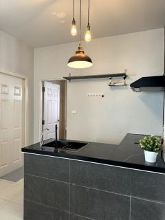 NTG177 ให้เช่า บ้านเดี่ยว บ้านพร้อมพัฒน์ พระราม 9-วงแหวน เฟอร์ครบ ใกล้ กรุงเทพกรีฑาตัดใหม่ บ้านตกแต่งใหม่ทั้งหลัง-202510022219301759418370858.jpg