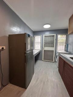 บ้านเช่าศรีนครินทร์ ใกล้รถไฟฟ้า ถ.นครินทร์ บ้านตกแต่งใหม่ เฟอร์+เครื่องใช้ไฟฟ้าใหม่หมด ทำเลดีมากใกล้ห้างสรรพพสินค้ามากมาย-202510031405451759475145161.jpg