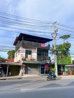 อาคารพาณิชย์ 3 ชั้น ทำเลทองบ่อผุด ใกล้หาดเพียง 500 เมตร ปล่อยเช่าอาคารพาณิชย์เกาะสมุย ติดถนนใหญ่ คนพลุกพล่านทั้งวัน ต.บ่อผุด เกาะสมุย สุราษฎ