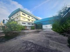 ขายที่ดินพร้อมสิ่งปลูกสร้างใกล้นิคมอมตะนครชลบุรี ผังม่วงลาย บนเนื้อที่  4  ไร่