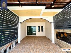 ขาย ทาวน์เฮ้าส์ วรางกูล เลียบคลองสอง บางชัน ตกแต่งใหม่ พร้อมอยู่-202510052316161759680976054.jpg