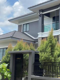 ขายบ้านเดี่ยวหรู 2 ชั้น สไตล์โมเดิร์น ใจกลางเมืองหนองคาย 81 ตร.ว. ราคาดีมากเพียง 5.9 ล้านบาท ใกล้สะพานมิตรภาพไทยลาว