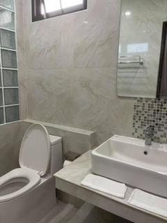 ขายบ้านเดี่ยวหรู 2 ชั้น สไตล์โมเดิร์น ใจกลางเมืองหนองคาย 81 ตร.ว. ราคาดีมากเพียง 5.9 ล้านบาท ใกล้สะพานมิตรภาพไทยลาว-202510061125141759724714078.jpg