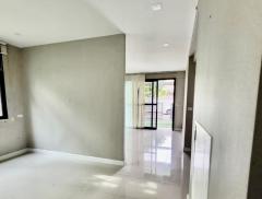 ขายทาวน์เฮาส์ 3 ชั้น Patio วัชรพล-รามอินทรา - 31 ตร.ว *หลังริม ใกล้เพลินนารีมอลล์*-202510070917571759803477686.jpg