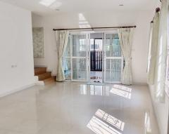 ขายดาวน์ ทาวน์เฮาส์ 2 ชั้น หมู่บ้านซิตี้เซนส์ วัชรพล - 27 ตร.ว *หลังริม ใกล้เพลินนารีมอลล์*-202510070920421759803642708.jpg