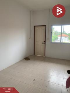 ขายอาคารพาณิชย์ 2 คูหา เนื้อที่ 32 ตร.วา ย์บรรพตพิสัย นครสวรรค์-202510071209511759813791529.jpg