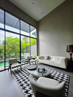 พร้อมลิฟท์  3-4นอน ทองหล่อ19-27 เพชรบุรี ให้เช่า ทาวน์โฮมหรู 4.5 ชั้น 325ตร.ม. 20ตร.วา. BTSทองหล่อ 1.7กม. 4 น้ำ พร้อมสระว่ายน้ำ 