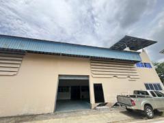 ขายโรงงาน เหมาะทำทั้งโรงงานและโกดัง อยู่ซอยกิ่งแก้ว 64 ใกล้สนามบินสุวรรณภูมิเพียง 2.6 กม.