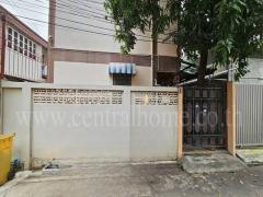 ลดราคา อพาร์ทเม้นท์ 3 ชั้น ซอยบรมราชชนนี 28 ตลิ่งชัน เหมาะกับการลงทุน