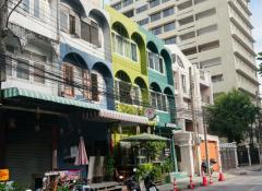 ขายอาคารพาณิชย์ 6 Unit และบ้านชั้นเดียว 1 หลัง เนื้อที่ 149 ตร.ว. ซอยสุขุมวิท 4-202510090934351759977275728.jpg
