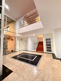 ขายบ้านเดี่ยว 3 ชั้น หัวมุม หมู่บ้านสวนทิปโก้ พร้อมที่ดิน 2 แปลง เขตบางซื่อ จังหวัดกรุงเทพมหานคร-202510091454321759996472256.jpg