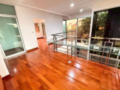 ขายบ้านเดี่ยว 3 ชั้น หัวมุม หมู่บ้านสวนทิปโก้ พร้อมที่ดิน 2 แปลง เขตบางซื่อ จังหวัดกรุงเทพมหานคร-202510091454331759996473280.jpg