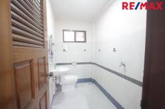 อาคารสำนักงาน5คูหาพร้อมโกดัง 157 ตารางวา ถ.บางกรวย ไทรน้อย หน้าหมู่บ้านบัวทองแลนด์ ตกแต่งต่อเติมพร้อมใช้งาน 3ชั้น มีชั้นลอย ดาดฟ้า 1,443 ตารางเมตร ใกล้แม็คโครบางบัวทอง-202510101437231760081843347.jpg