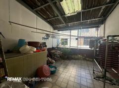 ขายตึกแถว 3 ชั้น ซอยท่าดินแดง 1 | ใกล้ถนนใหญ่-ตลาดท่าดินแดง | เหมาะอยู่อาศัยหรือทำธุรกิจขนาดเล็ก ราคาเพียง 6 ล้าน-202510101604061760087046864.jpg