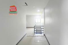 บ้านแฝด หมู่บ้าน กฤษดาเพลส หลังริม เนื้อที่ 34 ตรว. ถนนกาญจนาภิเษก ต.คลองห้า อ.คลองหลวง จ.ปทุมธานี-202510101744321760093072108.jpg