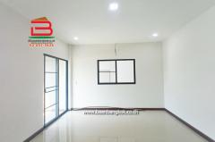 บ้านแฝด หมู่บ้าน กฤษดาเพลส หลังริม เนื้อที่ 34 ตรว. ถนนกาญจนาภิเษก ต.คลองห้า อ.คลองหลวง จ.ปทุมธานี-202510101744331760093073069.jpg