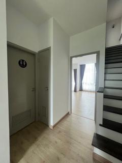 NTG202 ให้เช่า ทาวน์โฮม พรีเมี่ยม เพลส โยธิน-รามอินทรา  หลังมุม บ้านเปล่ามีผ้าม่าน มีแอร์ สามารถทำออฟฟิศจดทะเบียนได้-202510101830001760095800668.jpg