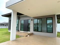 ขาย บ้านเดี่ยว HS027 ทำเลดี ใกล้เซ็นทรัลระยอง เพียง 3 Km. บ้านใหม่ . 165 ตรม 174 ตรว สนามหญ้ากว้าง เหมาะจัดสวน ต่อเติมได้-202510111017121760152632645.jpg