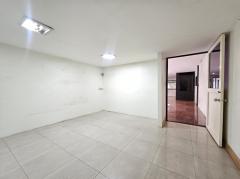 ให้เช่าโกดังเก็บสินค้า มีออฟฟิศ 2ชั้น ซอยเจริญนคร 62 ขนาด 253 ตร.วา เหมาะสำหรับทำธุรกิจ-เก็บสินค้า-202510111340551760164855484.jpg