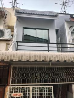 NTG907 ให้เช่าทาวน์เฮ้าส์ รีโนเวทใหม่ เดินทางสะดวกลาดพร้าว48 ใกล้ mrt สุทธิสาร