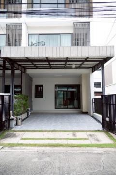 ให้เช่าทาวน์โฮม 3 ชั้น  The Terrace รามอินทรา 65​บ้านสวยสภาพดี มีเฟอร์นิเจอร์ เหมาะสำหรับพักอาศัย หรือ ทำเป็นออฟฟิศจดทะเบียนได้ -NTG233
