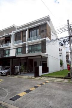 ให้เช่าทาวน์โฮม 3 ชั้น  The Terrace รามอินทรา 65​บ้านสวยสภาพดี มีเฟอร์นิเจอร์ เหมาะสำหรับพักอาศัย หรือ ทำเป็นออฟฟิศจดทะเบียนได้ -NTG233-202510122207281760281648137.jpg
