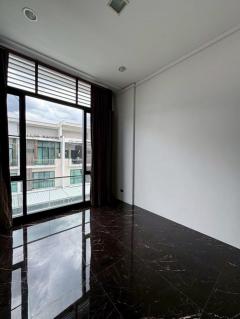 ให้เช่าทาวน์โฮม 3 ชั้น  The Terrace รามอินทรา 65​บ้านสวยสภาพดี มีเฟอร์นิเจอร์ เหมาะสำหรับพักอาศัย หรือ ทำเป็นออฟฟิศจดทะเบียนได้ -NTG233-202510122207311760281651344.jpg