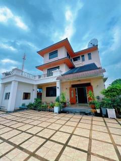 ขายบ้านเดี่ยว 3 ชั้น 111 ตรว. 7 ห้องนอน ซอยลาดพร้าว 93 ใกล้ MRT สถานีมหาดไท เหมาะอยู่อาศัยหรือทำออฟฟิศ ** ขายพร้อมผู้เช่า Yield 6% ++ ขายบ้านเดี่ยว-3-ชั้น-111-ตรว.-7-ห้องนอน-ซอ