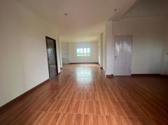 ขายถูกมาก!! บ้านเดี่ยวชั้นครึ่ง ที่ดิน 200 ตร.ว. หลังบ้านวิวทุ่งนาสวย ทำเลดี อ.องครักษ์ จ.นครนายก หลัง มศว.-202510131809351760353775291.jpg