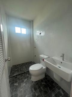 ขายถูกมาก!! บ้านเดี่ยวชั้นครึ่ง ที่ดิน 200 ตร.ว. หลังบ้านวิวทุ่งนาสวย ทำเลดี อ.องครักษ์ จ.นครนายก หลัง มศว.-202510131809391760353779779.jpg